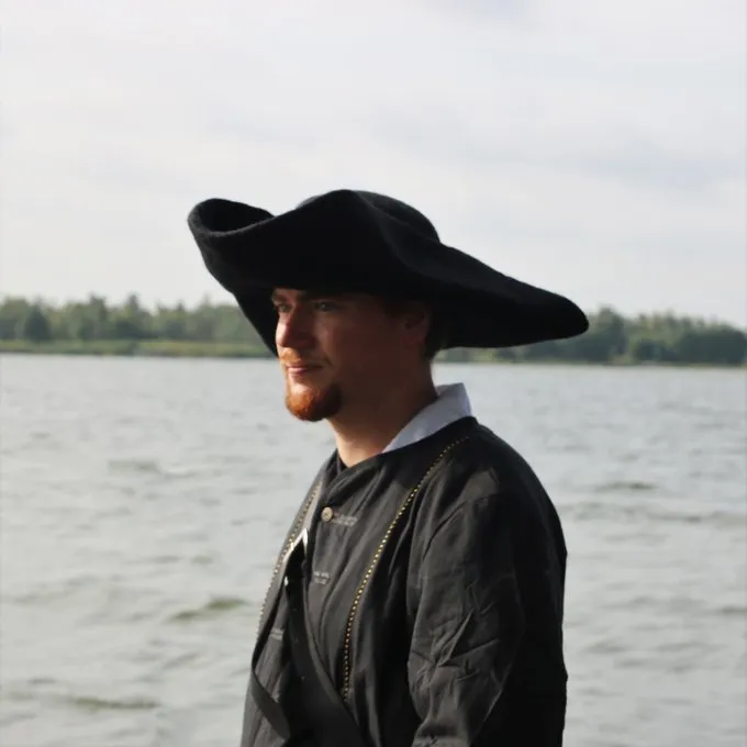 Leonardo Carbone Tricorn Charles, Noir 6 Leonardo Carbone Tricorn Charles, Noir – Image 6